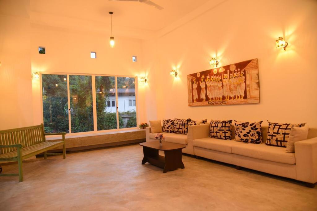 Everdew Kandy Rooms Buitenkant foto