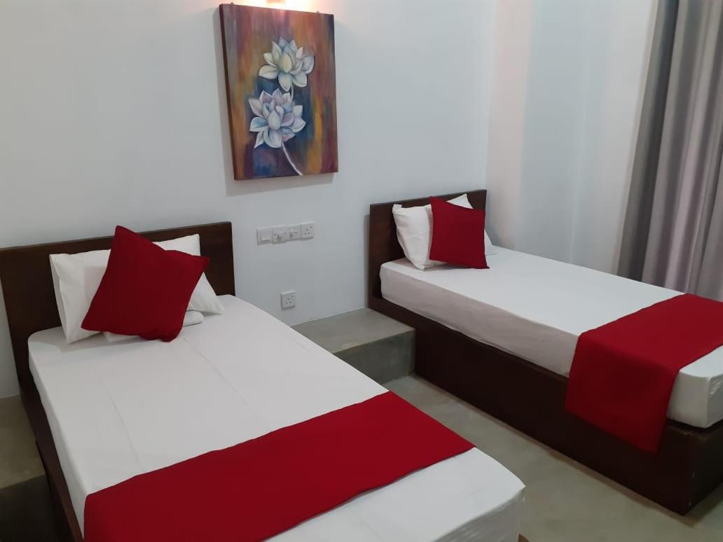 Everdew Kandy Rooms Buitenkant foto